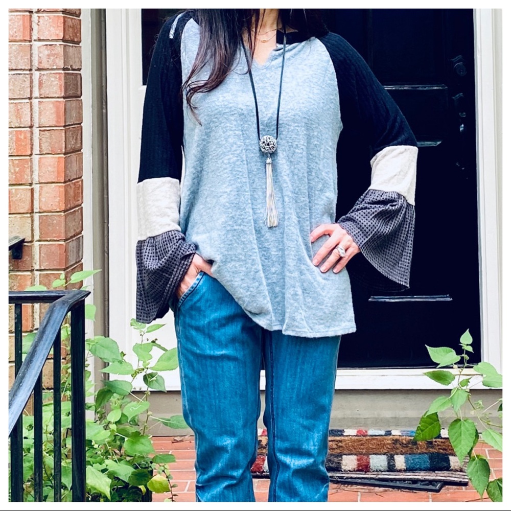 ✨LAST ONE✨BOHO COLOR BLOCK BELL SLEEVES TOP - Picture 8 of 9